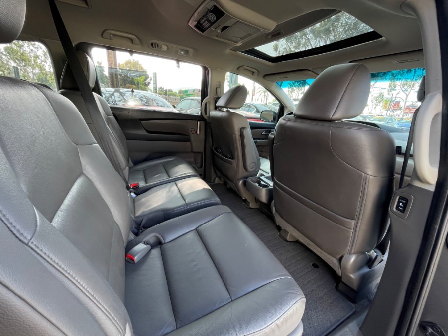 Used Honda Odyssey 5dr EX-L w/Navi 2012 | Green Light Auto. Corona, California Used Honda Odyssey 5dr EX-L w/Navi 2012 | Green Light Auto. Corona, California