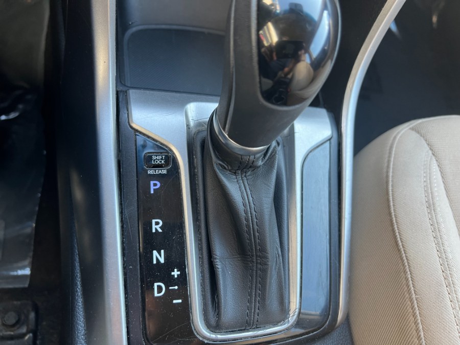 Used Hyundai Elantra GT 5dr HB Auto 2013 | Bristol Auto Center LLC. Bristol, Connecticut Used Hyundai Elantra GT 5dr HB Auto 2013 | Bristol Auto Center LLC. Bristol, Connecticut