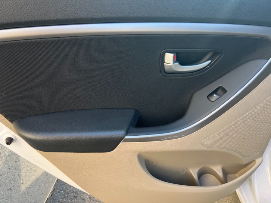 Used Hyundai Elantra GT 5dr HB Auto 2013 | Bristol Auto Center LLC. Bristol, Connecticut Used Hyundai Elantra GT 5dr HB Auto 2013 | Bristol Auto Center LLC. Bristol, Connecticut