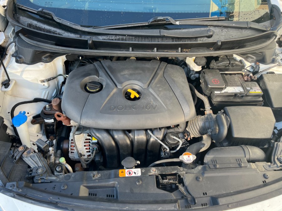 Used Hyundai Elantra GT 5dr HB Auto 2013 | Bristol Auto Center LLC. Bristol, Connecticut Used Hyundai Elantra GT 5dr HB Auto 2013 | Bristol Auto Center LLC. Bristol, Connecticut