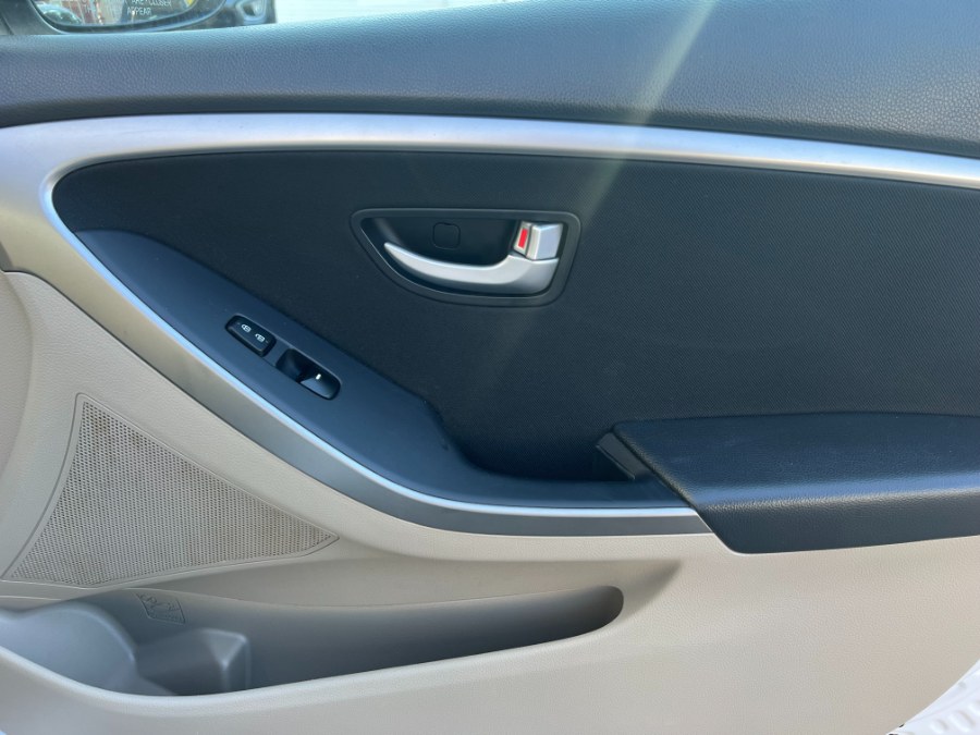Used Hyundai Elantra GT 5dr HB Auto 2013 | Bristol Auto Center LLC. Bristol, Connecticut Used Hyundai Elantra GT 5dr HB Auto 2013 | Bristol Auto Center LLC. Bristol, Connecticut