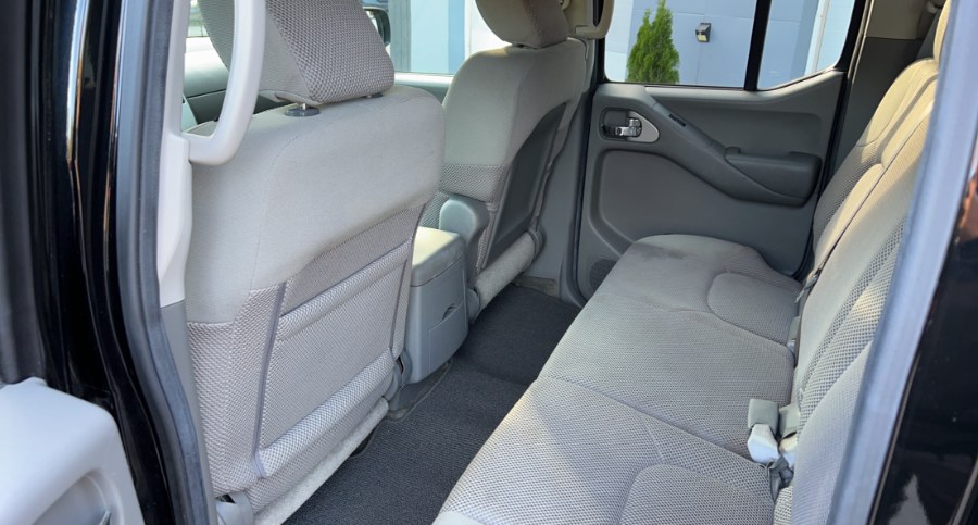 2010 Nissan Frontier 4WD Crew Cab SWB Auto SE, available for sale in Waterbury, Connecticut | West End Automotive Center. Waterbury, Connecticut 2010 Nissan Frontier 4WD Crew Cab SWB Auto SE, available for sale in Waterbury, Connecticut | West End Automotive Center. Waterbury, Connecticut