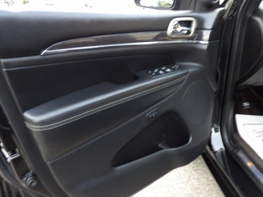 2016 Jeep Grand Cherokee 4WD 4dr Overland, available for sale in Massapequa, New York | South Shore Auto Brokers & Sales. Massapequa, New York 2016 Jeep Grand Cherokee 4WD 4dr Overland, available for sale in Massapequa, New York | South Shore Auto Brokers & Sales. Massapequa, New York