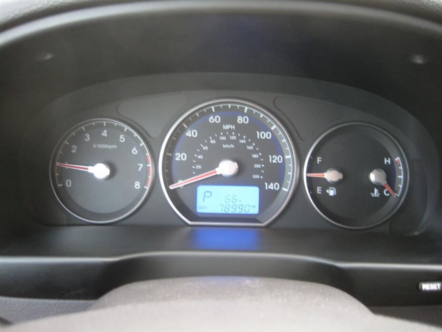 2010 Hyundai Santa Fe GLS AWD 4dr SUV, available for sale in Massapequa, New York | Rite Choice Auto Inc.. Massapequa, New York 2010 Hyundai Santa Fe GLS AWD 4dr SUV, available for sale in Massapequa, New York | Rite Choice Auto Inc.. Massapequa, New York