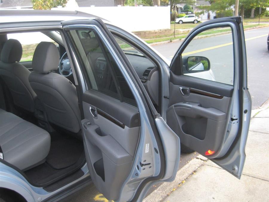 2010 Hyundai Santa Fe GLS AWD 4dr SUV, available for sale in Massapequa, New York | Rite Choice Auto Inc.. Massapequa, New York 2010 Hyundai Santa Fe GLS AWD 4dr SUV, available for sale in Massapequa, New York | Rite Choice Auto Inc.. Massapequa, New York