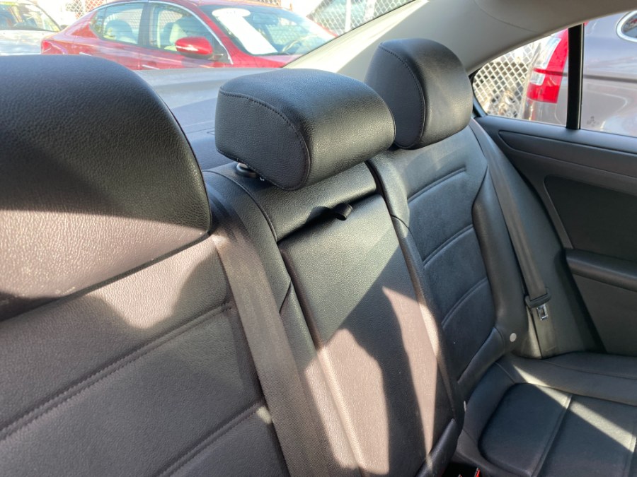 2012 Volkswagen Jetta Sedan 4dr Manual SE PZEV, available for sale in Middle Village, New York | Middle Village Motors . Middle Village, New York 2012 Volkswagen Jetta Sedan 4dr Manual SE PZEV, available for sale in Middle Village, New York | Middle Village Motors . Middle Village, New York