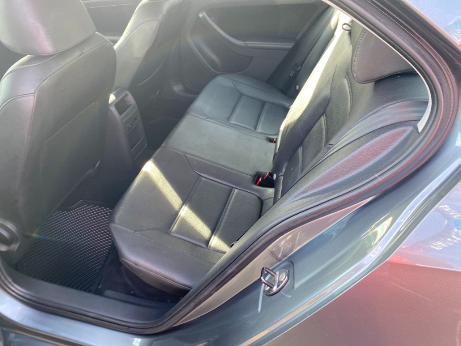2012 Volkswagen Jetta Sedan 4dr Manual SE PZEV, available for sale in Middle Village, New York | Middle Village Motors . Middle Village, New York 2012 Volkswagen Jetta Sedan 4dr Manual SE PZEV, available for sale in Middle Village, New York | Middle Village Motors . Middle Village, New York