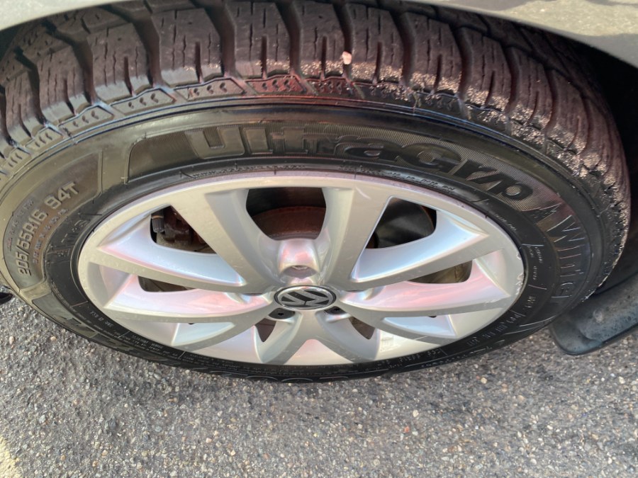2012 Volkswagen Jetta Sedan 4dr Manual SE PZEV, available for sale in Middle Village, New York | Middle Village Motors . Middle Village, New York 2012 Volkswagen Jetta Sedan 4dr Manual SE PZEV, available for sale in Middle Village, New York | Middle Village Motors . Middle Village, New York