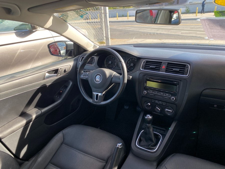 2012 Volkswagen Jetta Sedan 4dr Manual SE PZEV, available for sale in Middle Village, New York | Middle Village Motors . Middle Village, New York 2012 Volkswagen Jetta Sedan 4dr Manual SE PZEV, available for sale in Middle Village, New York | Middle Village Motors . Middle Village, New York