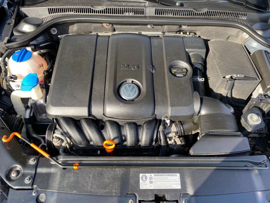 2012 Volkswagen Jetta Sedan 4dr Manual SE PZEV, available for sale in Middle Village, New York | Middle Village Motors . Middle Village, New York 2012 Volkswagen Jetta Sedan 4dr Manual SE PZEV, available for sale in Middle Village, New York | Middle Village Motors . Middle Village, New York