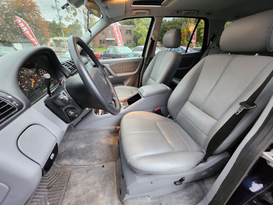 Used Mercedes-Benz M-Class 4dr AWD 3.2L 2002 | Dealmax Motors LLC. Bristol, Connecticut Used Mercedes-Benz M-Class 4dr AWD 3.2L 2002 | Dealmax Motors LLC. Bristol, Connecticut