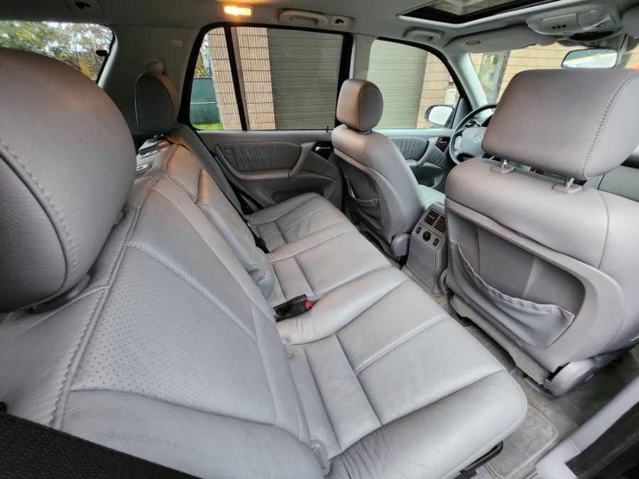 Used Mercedes-Benz M-Class 4dr AWD 3.2L 2002 | Dealmax Motors LLC. Bristol, Connecticut Used Mercedes-Benz M-Class 4dr AWD 3.2L 2002 | Dealmax Motors LLC. Bristol, Connecticut