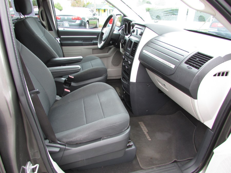 Used Dodge Grand Caravan 4dr Wgn SE 2010 | United Auto Sales of E Windsor, Inc. East Windsor, Connecticut Used Dodge Grand Caravan 4dr Wgn SE 2010 | United Auto Sales of E Windsor, Inc. East Windsor, Connecticut