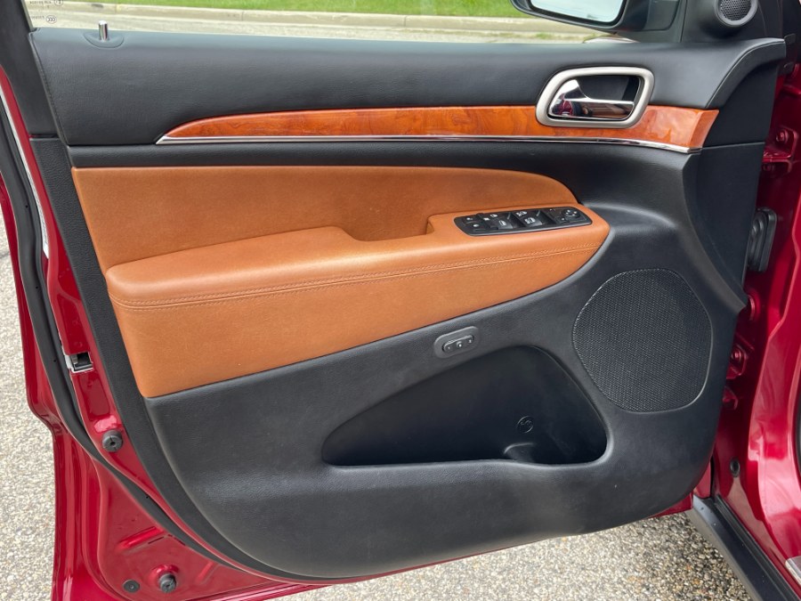 2012 Jeep Grand Cherokee 4WD 4dr Overland, available for sale in Darien, Wisconsin | Geneva Motor Cars. Darien, Wisconsin 2012 Jeep Grand Cherokee 4WD 4dr Overland, available for sale in Darien, Wisconsin | Geneva Motor Cars. Darien, Wisconsin
