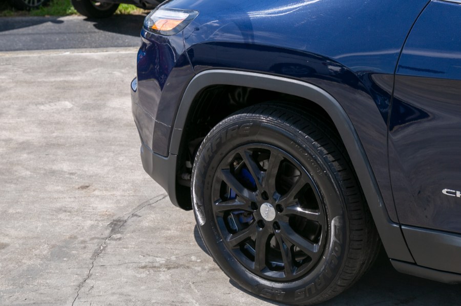 2014 Jeep Cherokee FWD 4dr Latitude, available for sale in Miami, Florida | 26 Motors Miami. Miami, Florida 2014 Jeep Cherokee FWD 4dr Latitude, available for sale in Miami, Florida | 26 Motors Miami. Miami, Florida