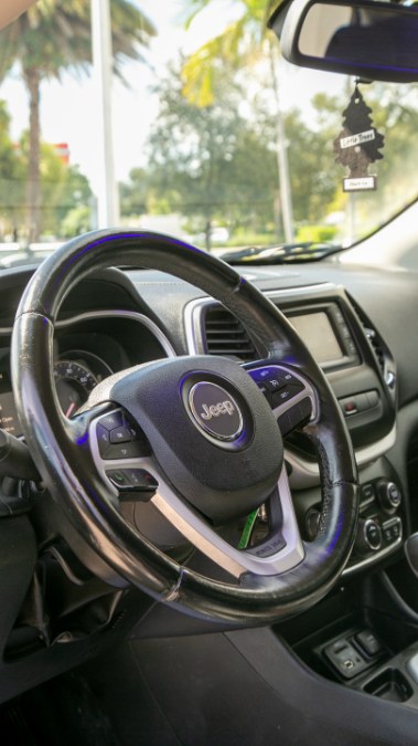 2014 Jeep Cherokee FWD 4dr Latitude, available for sale in Miami, Florida | 26 Motors Miami. Miami, Florida 2014 Jeep Cherokee FWD 4dr Latitude, available for sale in Miami, Florida | 26 Motors Miami. Miami, Florida