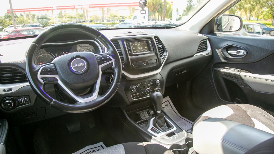 2014 Jeep Cherokee FWD 4dr Latitude, available for sale in Miami, Florida | 26 Motors Miami. Miami, Florida 2014 Jeep Cherokee FWD 4dr Latitude, available for sale in Miami, Florida | 26 Motors Miami. Miami, Florida