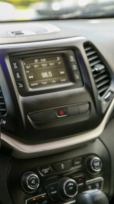 2014 Jeep Cherokee FWD 4dr Latitude, available for sale in Miami, Florida | 26 Motors Miami. Miami, Florida 2014 Jeep Cherokee FWD 4dr Latitude, available for sale in Miami, Florida | 26 Motors Miami. Miami, Florida