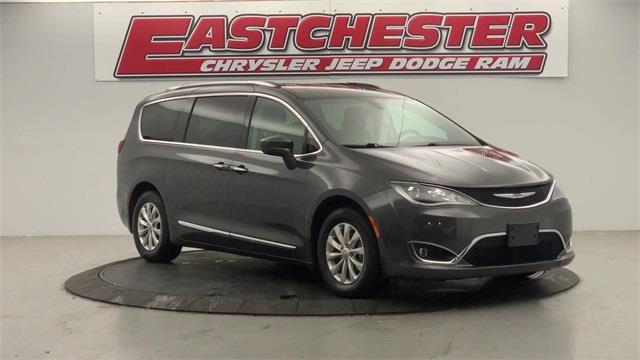 Used Chrysler Pacifica Touring L 2018 | Eastchester Motor Cars. Bronx, New York Used Chrysler Pacifica Touring L 2018 | Eastchester Motor Cars. Bronx, New York