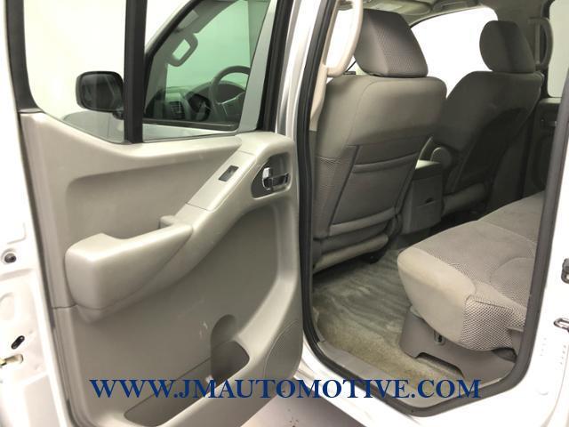 2013 Nissan Frontier 4WD Crew Cab SWB Auto SV, available for sale in Naugatuck, Connecticut | J&M Automotive Sls&Svc LLC. Naugatuck, Connecticut 2013 Nissan Frontier 4WD Crew Cab SWB Auto SV, available for sale in Naugatuck, Connecticut | J&M Automotive Sls&Svc LLC. Naugatuck, Connecticut