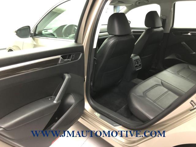 2016 Volkswagen Passat 4dr Sdn 1.8T Auto SE w/Technology P, available for sale in Naugatuck, Connecticut | J&M Automotive Sls&Svc LLC. Naugatuck, Connecticut 2016 Volkswagen Passat 4dr Sdn 1.8T Auto SE w/Technology P, available for sale in Naugatuck, Connecticut | J&M Automotive Sls&Svc LLC. Naugatuck, Connecticut
