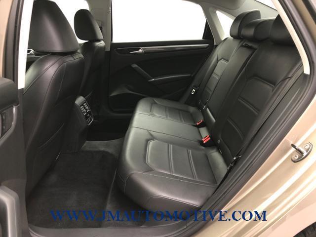 2016 Volkswagen Passat 4dr Sdn 1.8T Auto SE w/Technology P, available for sale in Naugatuck, Connecticut | J&M Automotive Sls&Svc LLC. Naugatuck, Connecticut 2016 Volkswagen Passat 4dr Sdn 1.8T Auto SE w/Technology P, available for sale in Naugatuck, Connecticut | J&M Automotive Sls&Svc LLC. Naugatuck, Connecticut