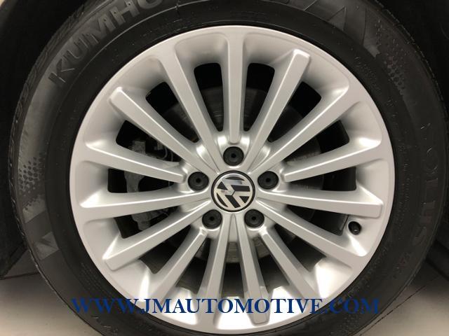 2016 Volkswagen Passat 4dr Sdn 1.8T Auto SE w/Technology P, available for sale in Naugatuck, Connecticut | J&M Automotive Sls&Svc LLC. Naugatuck, Connecticut 2016 Volkswagen Passat 4dr Sdn 1.8T Auto SE w/Technology P, available for sale in Naugatuck, Connecticut | J&M Automotive Sls&Svc LLC. Naugatuck, Connecticut