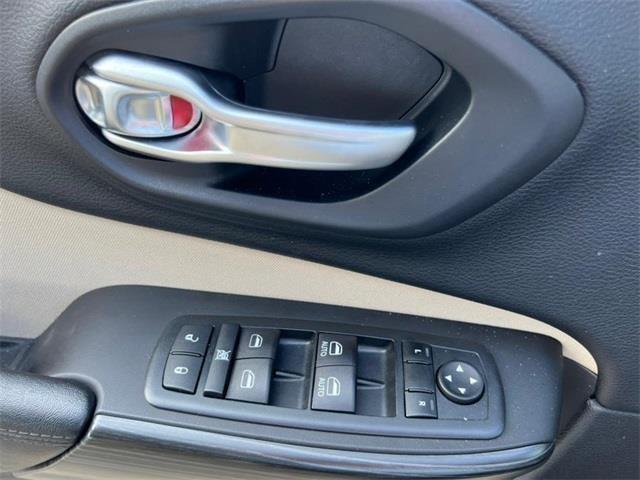 2015 Jeep Cherokee Latitude, available for sale in Stratford, Connecticut | Wiz Leasing Inc. Stratford, Connecticut 2015 Jeep Cherokee Latitude, available for sale in Stratford, Connecticut | Wiz Leasing Inc. Stratford, Connecticut