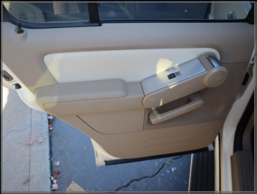 2009 Mercury Mountaineer AWD 4dr V8 Premier, available for sale in Huntington Station, New York | My Auto Inc.. Huntington Station, New York 2009 Mercury Mountaineer AWD 4dr V8 Premier, available for sale in Huntington Station, New York | My Auto Inc.. Huntington Station, New York