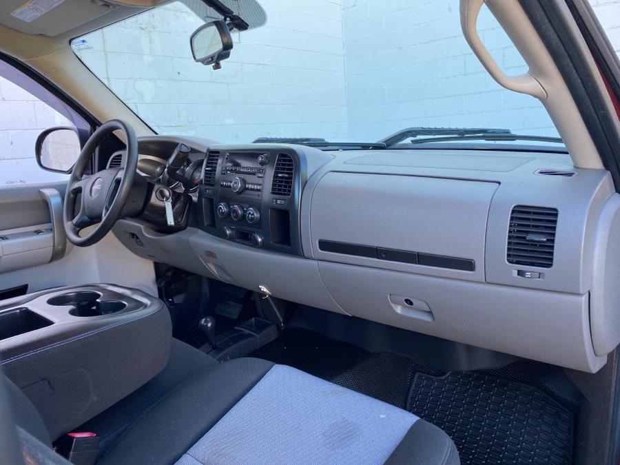 2009 GMC Sierra 2500HD 4WD Reg Cab 133" Work Truck, available for sale in Milford, Connecticut | Dealertown Auto Wholesalers. Milford, Connecticut 2009 GMC Sierra 2500HD 4WD Reg Cab 133" Work Truck, available for sale in Milford, Connecticut | Dealertown Auto Wholesalers. Milford, Connecticut
