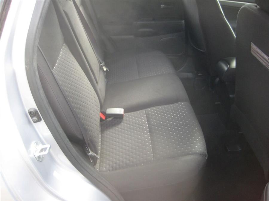 2011 Mitsubishi Outlander Sport SE photo