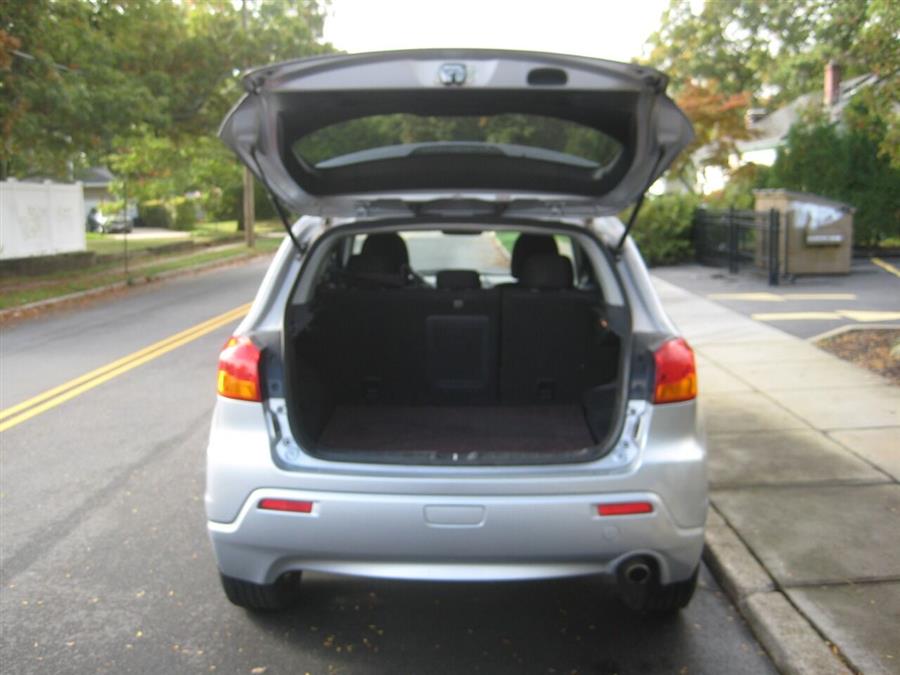 2011 Mitsubishi Outlander Sport SE photo