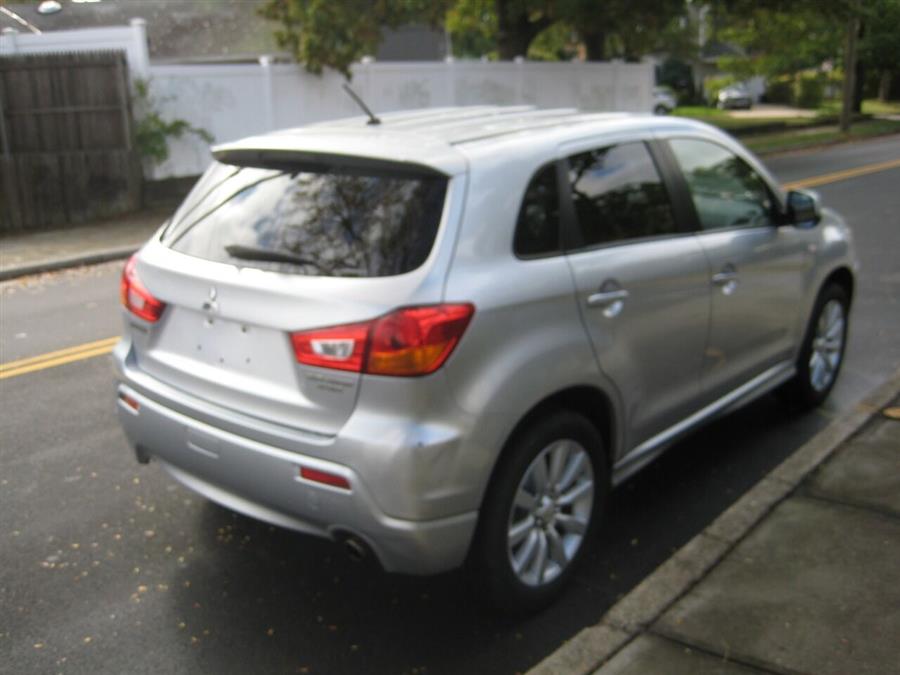 2011 Mitsubishi Outlander Sport SE photo