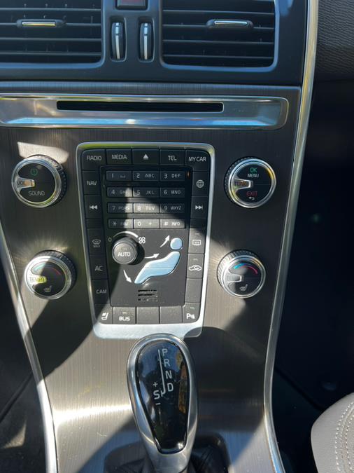 Used Volvo XC60 2015.5 AWD 4dr T6 2015 | Lava Motors 2 Inc. Canton, Connecticut Used Volvo XC60 2015.5 AWD 4dr T6 2015 | Lava Motors 2 Inc. Canton, Connecticut