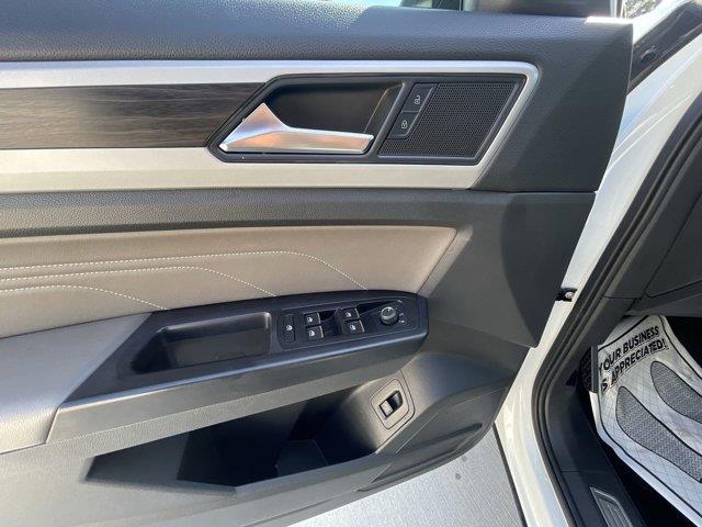 2021 Volkswagen Atlas 3.6L V6 SE w/Technology, available for sale in Great Neck, New York | Camy Cars. Great Neck, New York 2021 Volkswagen Atlas 3.6L V6 SE w/Technology, available for sale in Great Neck, New York | Camy Cars. Great Neck, New York