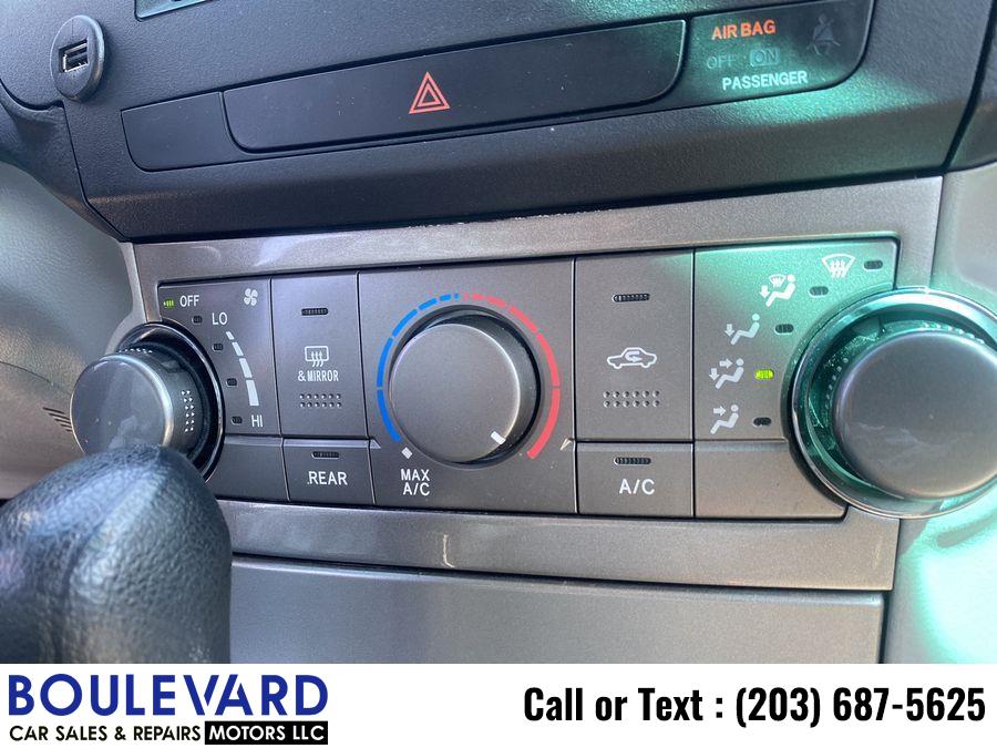 2012 Toyota Highlander Sport Utility 4D, available for sale in New Haven, Connecticut | Boulevard Motors LLC. New Haven, Connecticut 2012 Toyota Highlander Sport Utility 4D, available for sale in New Haven, Connecticut | Boulevard Motors LLC. New Haven, Connecticut