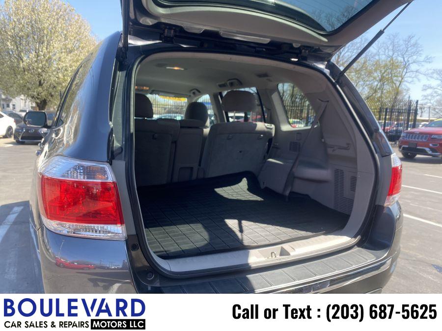 2012 Toyota Highlander Sport Utility 4D, available for sale in New Haven, Connecticut | Boulevard Motors LLC. New Haven, Connecticut 2012 Toyota Highlander Sport Utility 4D, available for sale in New Haven, Connecticut | Boulevard Motors LLC. New Haven, Connecticut