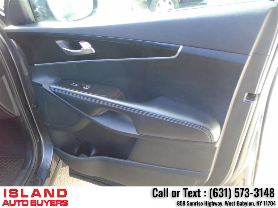 2017 Kia Sorento LX AWD 4dr SUV, available for sale in West Babylon, New York | Island Auto Buyers. West Babylon, New York 2017 Kia Sorento LX AWD 4dr SUV, available for sale in West Babylon, New York | Island Auto Buyers. West Babylon, New York