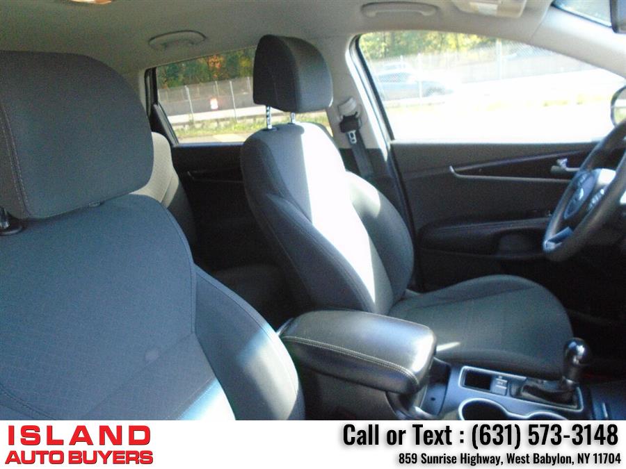 2017 Kia Sorento LX AWD 4dr SUV, available for sale in West Babylon, New York | Island Auto Buyers. West Babylon, New York 2017 Kia Sorento LX AWD 4dr SUV, available for sale in West Babylon, New York | Island Auto Buyers. West Babylon, New York