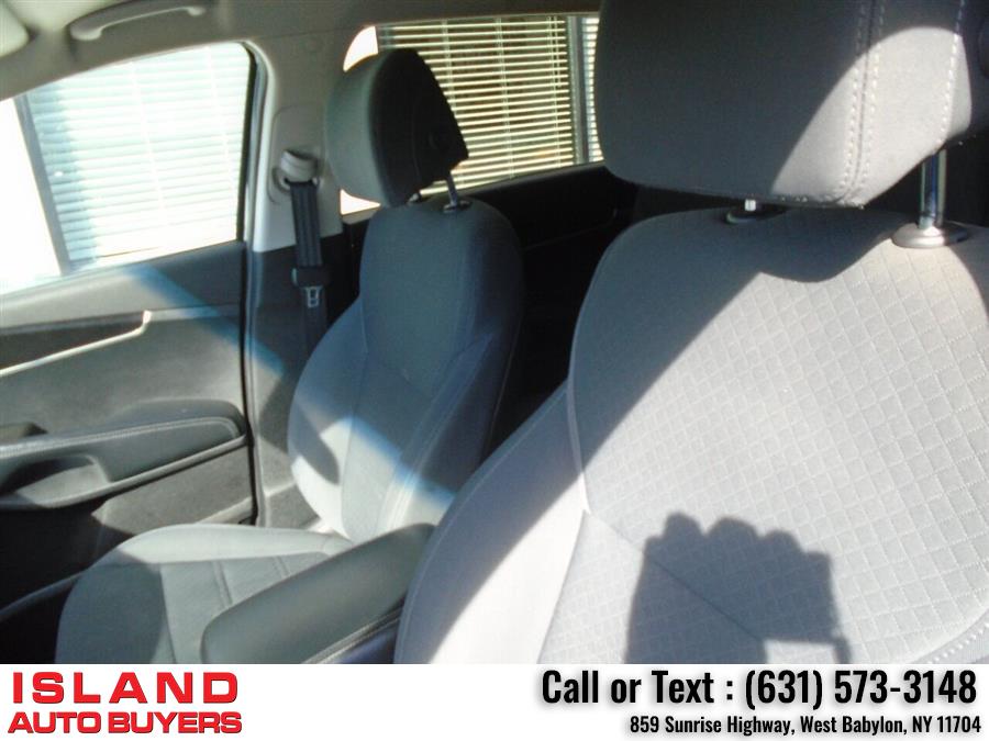 2017 Kia Sorento LX AWD 4dr SUV, available for sale in West Babylon, New York | Island Auto Buyers. West Babylon, New York 2017 Kia Sorento LX AWD 4dr SUV, available for sale in West Babylon, New York | Island Auto Buyers. West Babylon, New York