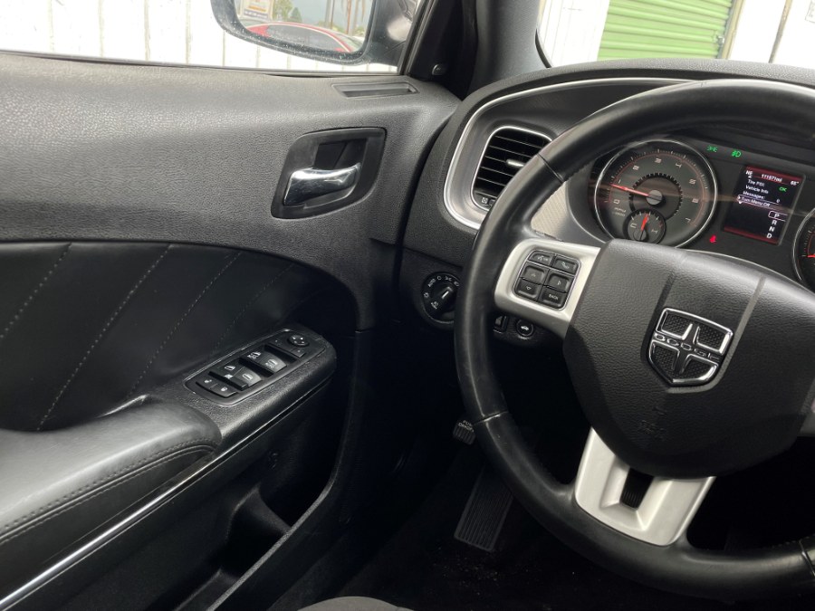 2014 Dodge Charger 4dr Sdn RT Plus RWD, available for sale in Corona, California | Green Light Auto. Corona, California 2014 Dodge Charger 4dr Sdn RT Plus RWD, available for sale in Corona, California | Green Light Auto. Corona, California