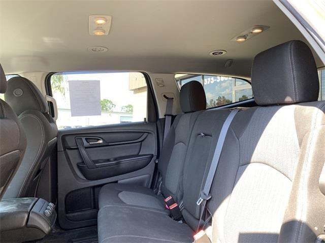 2014 Chevrolet Traverse LT, available for sale in Stratford, Connecticut | Wiz Leasing Inc. Stratford, Connecticut 2014 Chevrolet Traverse LT, available for sale in Stratford, Connecticut | Wiz Leasing Inc. Stratford, Connecticut