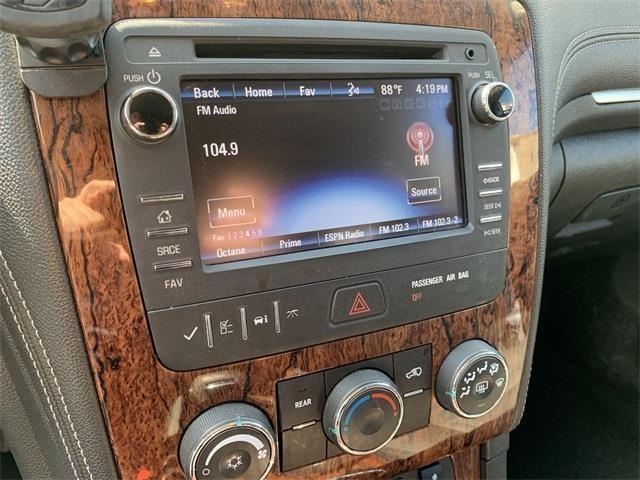 2014 Chevrolet Traverse LT, available for sale in Stratford, Connecticut | Wiz Leasing Inc. Stratford, Connecticut 2014 Chevrolet Traverse LT, available for sale in Stratford, Connecticut | Wiz Leasing Inc. Stratford, Connecticut