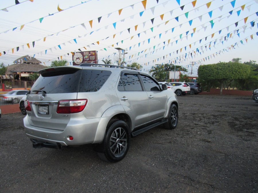 2008 Toyota FORTUNER SRV 4WD 4WD, available for sale in San Francisco de Macoris Rd, Dominican Republic | Hilario Auto Import. San Francisco de Macoris Rd, Dominican Republic 2008 Toyota FORTUNER SRV 4WD 4WD, available for sale in San Francisco de Macoris Rd, Dominican Republic | Hilario Auto Import. San Francisco de Macoris Rd, Dominican Republic