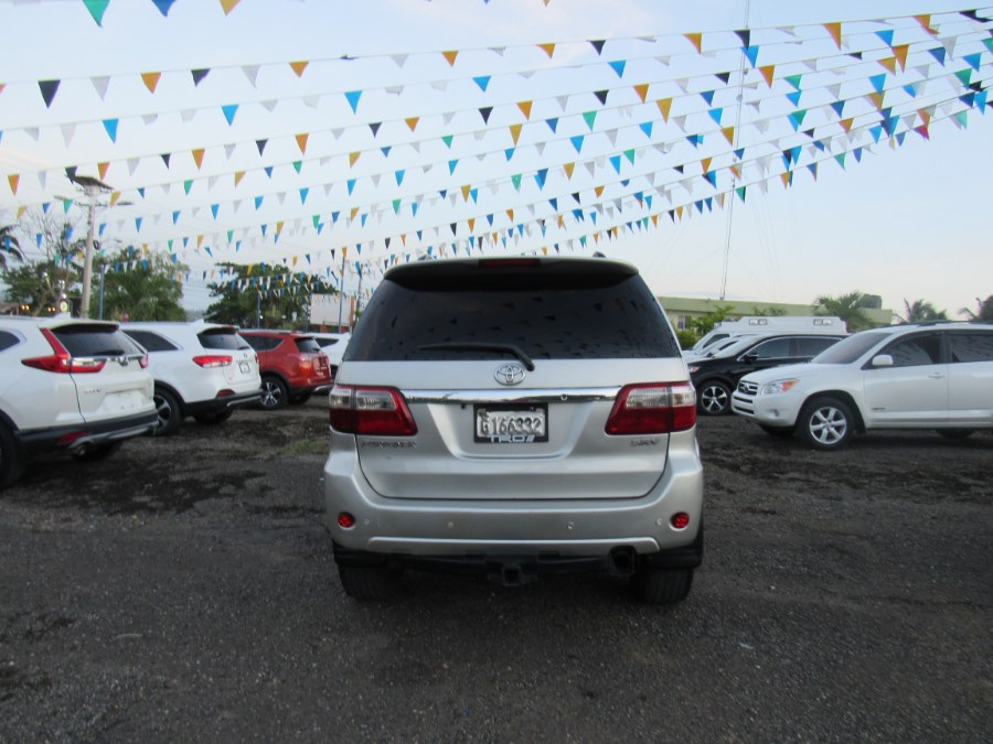 2008 Toyota FORTUNER SRV 4WD 4WD, available for sale in San Francisco de Macoris Rd, Dominican Republic | Hilario Auto Import. San Francisco de Macoris Rd, Dominican Republic 2008 Toyota FORTUNER SRV 4WD 4WD, available for sale in San Francisco de Macoris Rd, Dominican Republic | Hilario Auto Import. San Francisco de Macoris Rd, Dominican Republic