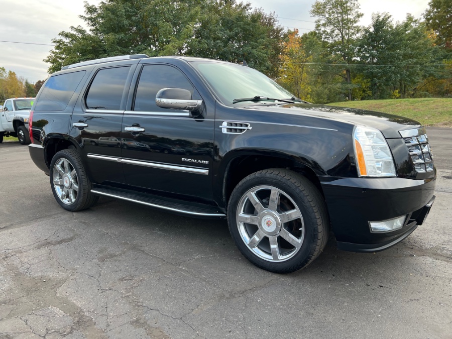 Used Cadillac Escalade AWD 4dr Luxury 2012 | Marsh Auto Sales LLC. Ortonville, Michigan Used Cadillac Escalade AWD 4dr Luxury 2012 | Marsh Auto Sales LLC. Ortonville, Michigan