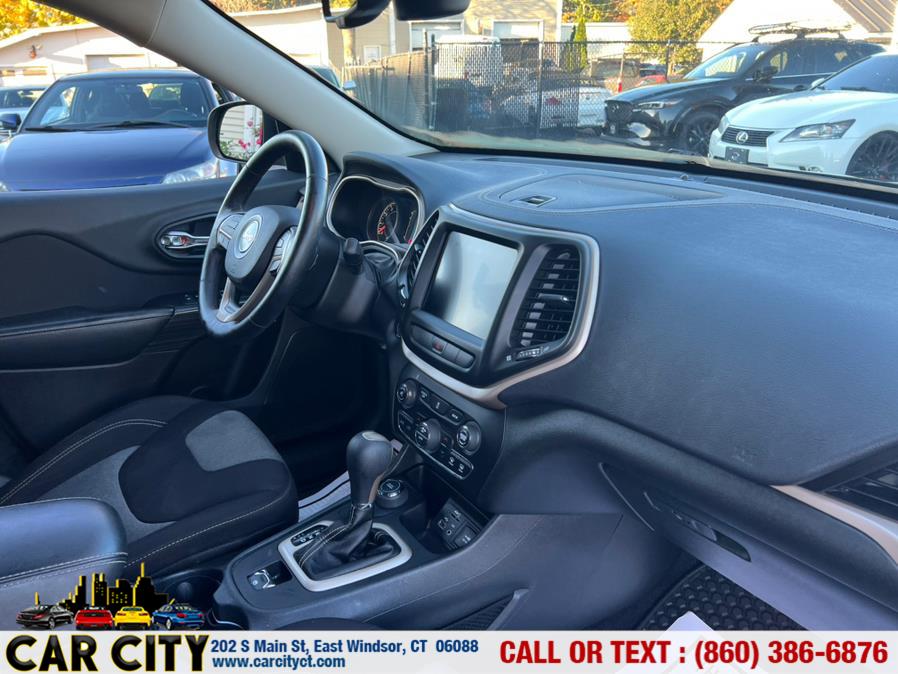 Used Jeep Cherokee 4WD 4dr Latitude 2014 | Car City LLC. East Windsor, Connecticut Used Jeep Cherokee 4WD 4dr Latitude 2014 | Car City LLC. East Windsor, Connecticut