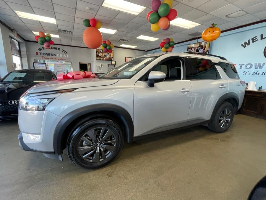 2022 Nissan Pathfinder SV 4WD, available for sale in Inwood, New York | 5 Towns Drive. Inwood, New York 2022 Nissan Pathfinder SV 4WD, available for sale in Inwood, New York | 5 Towns Drive. Inwood, New York