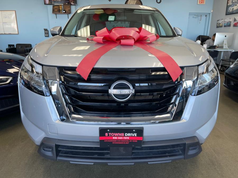 2022 Nissan Pathfinder SV 4WD, available for sale in Inwood, New York | 5 Towns Drive. Inwood, New York 2022 Nissan Pathfinder SV 4WD, available for sale in Inwood, New York | 5 Towns Drive. Inwood, New York