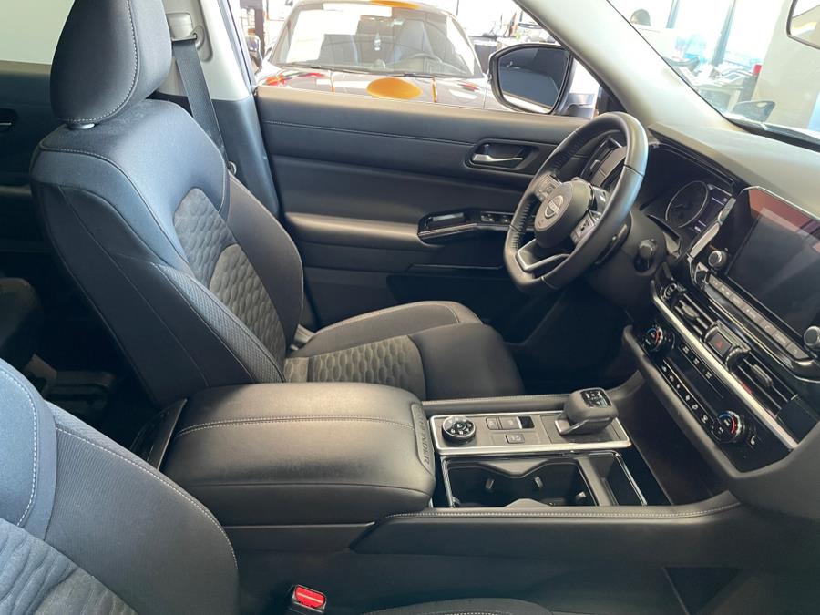 2022 Nissan Pathfinder SV 4WD, available for sale in Inwood, New York | 5 Towns Drive. Inwood, New York 2022 Nissan Pathfinder SV 4WD, available for sale in Inwood, New York | 5 Towns Drive. Inwood, New York
